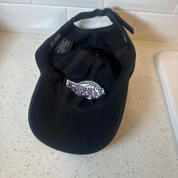 Black and purple Los Angeles‎ Lakers hat - Picture 4 of 5